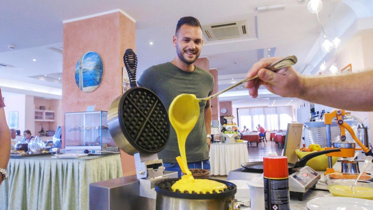 Hotel Royal-Spiaggia ガッテーオ・ア・マーレ エクステリア 写真