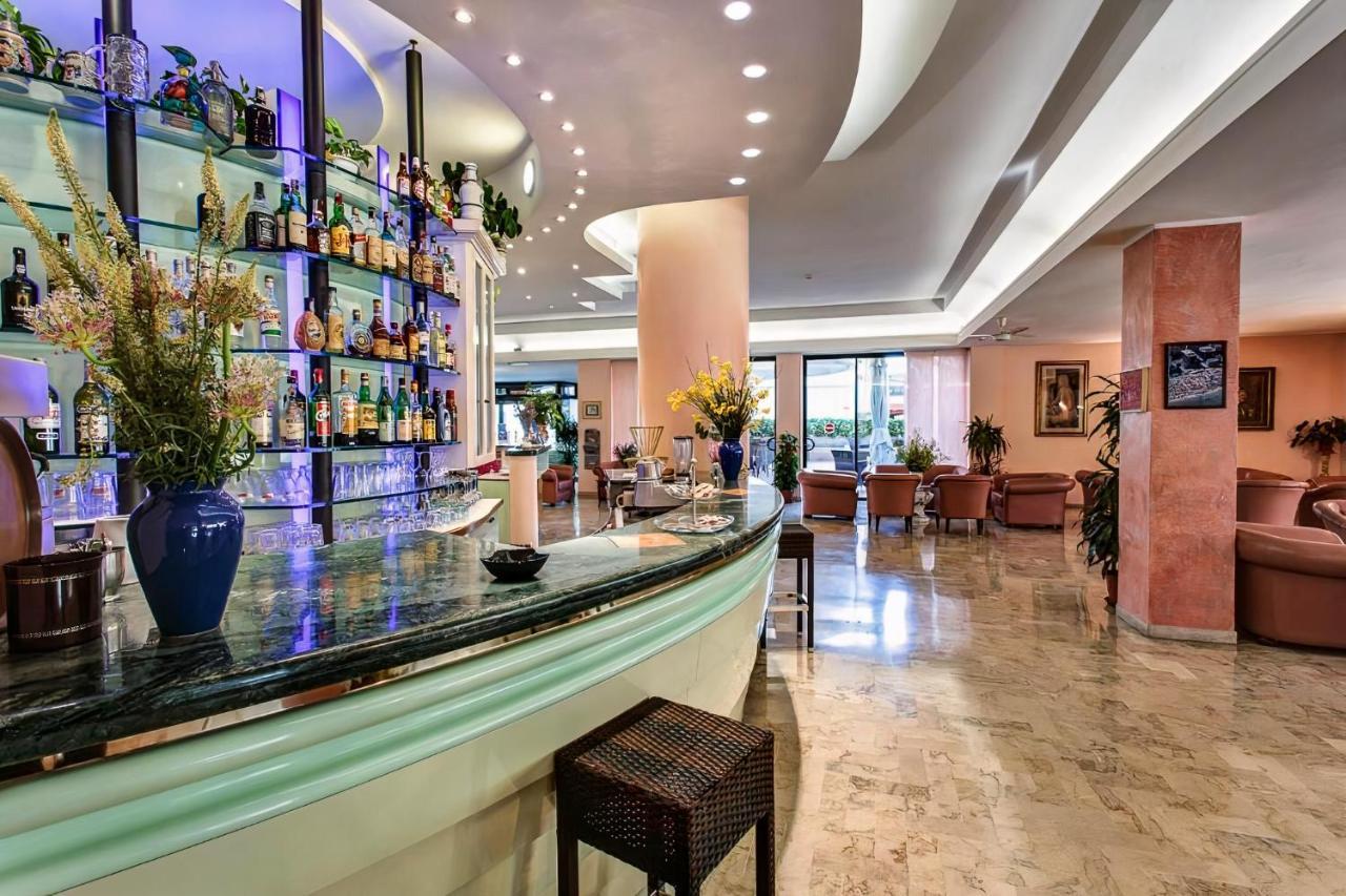Hotel Royal-Spiaggia ガッテーオ・ア・マーレ エクステリア 写真