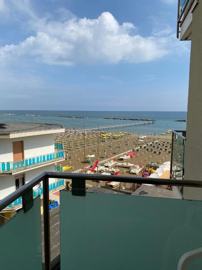 Hotel Royal-Spiaggia ガッテーオ・ア・マーレ エクステリア 写真