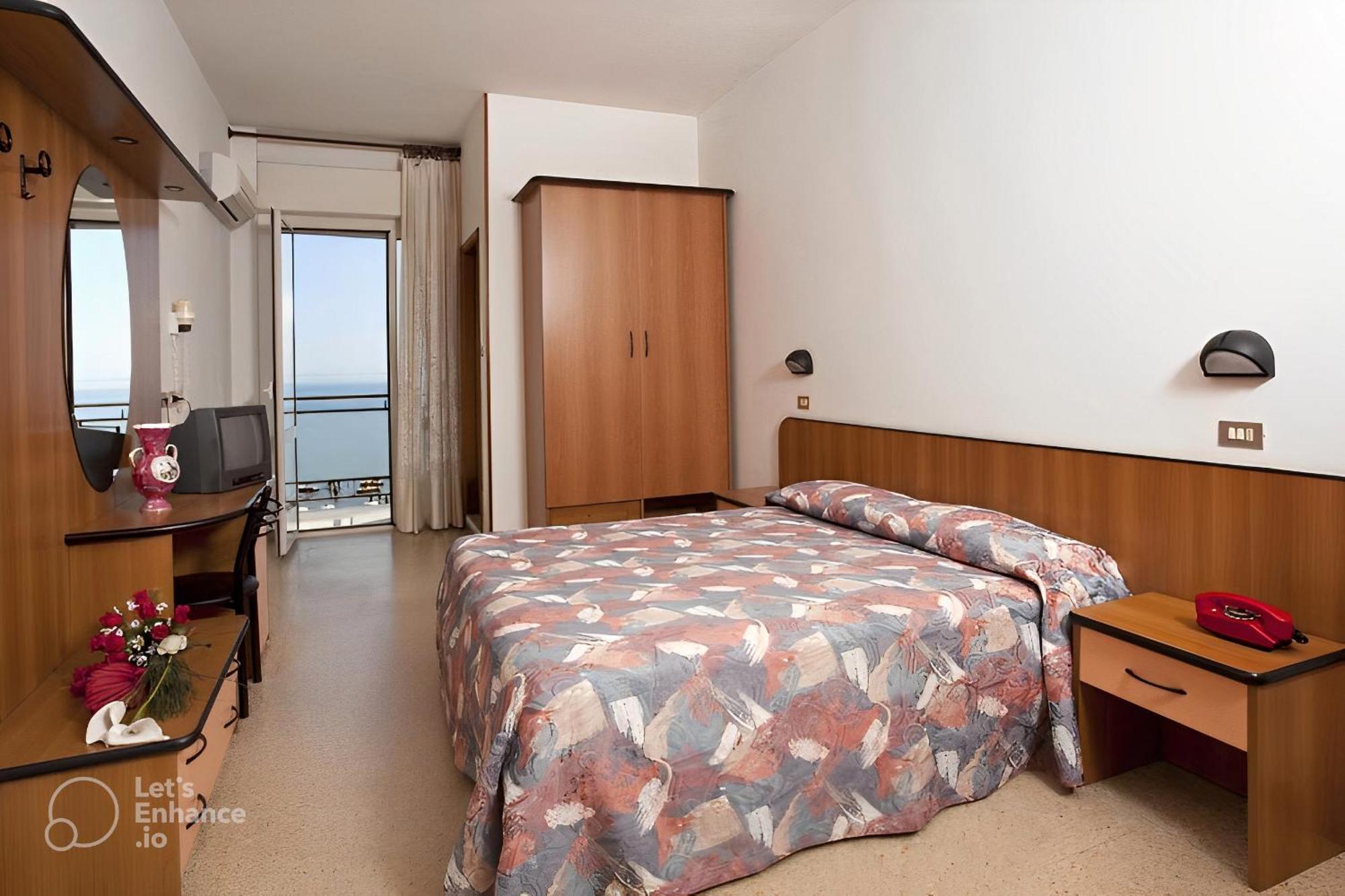 Hotel Royal-Spiaggia ガッテーオ・ア・マーレ エクステリア 写真